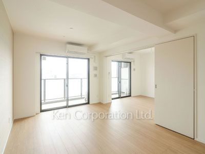 Living-Dining ※Photo of the same layout on 12 floor. Decoration and fixture may differ.