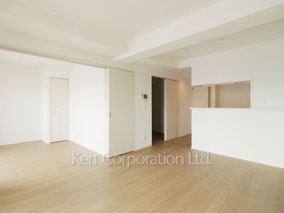 Living-Dining ※Photo of the same layout on 12 floor. Decoration and fixture may differ.