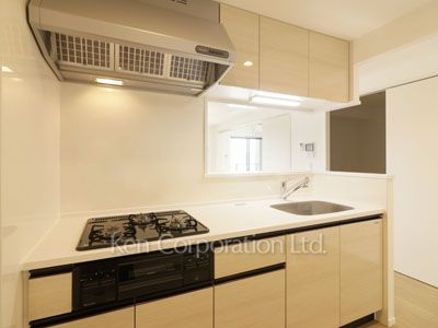 Kitchen ※Photo of the same layout on 12 floor. Decoration and fixture may differ.