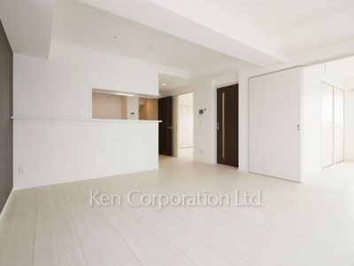 Living-Dining ※Photo of the same layout on 11 floor. Decoration and fixture may differ.