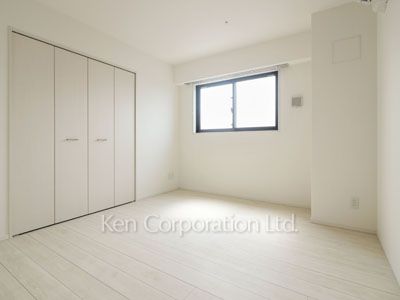 Bedroom ※Photo of the same layout on 11 floor. Decoration and fixture may differ.