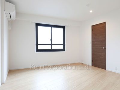 Bedroom ※Photo of the same layout on 3 floor. Decoration and fixture may differ.