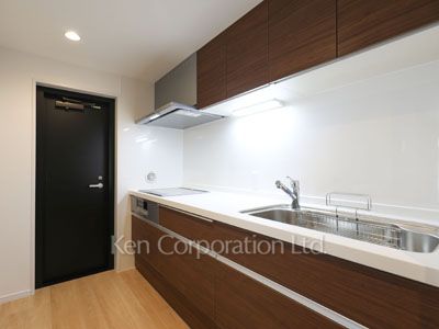 Kitchen ※Photo of the same layout on 3 floor. Decoration and fixture may differ.