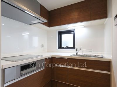 Kitchen ※Photo of the same layout on 4 floor. Decoration and fixture may differ.