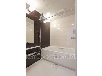 Bath ※Photo of the same layout on 4 floor. Decoration and fixture may differ.
