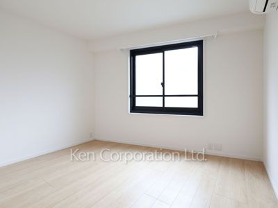 Bedroom ※Photo of the same layout on 3 floor. Decoration and fixture may differ.
