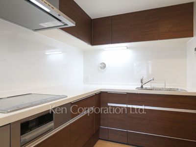 Kitchen ※Photo of the same layout on 3 floor. Decoration and fixture may differ.
