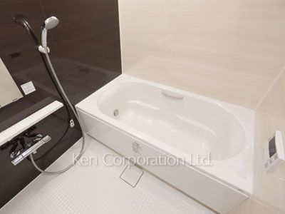 Bath ※Photo of the same layout on 3 floor. Decoration and fixture may differ.