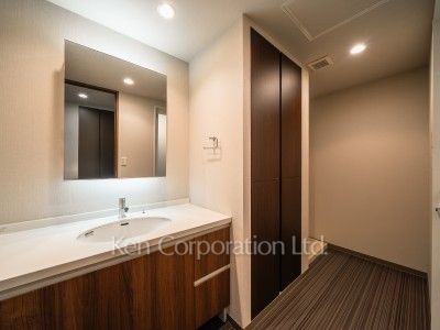 Powder Room