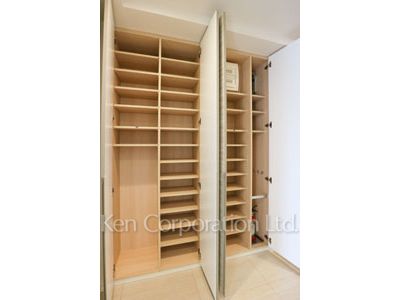 Shoes Closet ※Photo of the same layout on 2 floor. Decoration and fixture may differ.