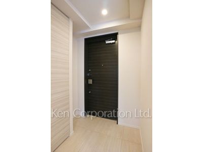 Entrance ※Photo of the same layout on 2 floor. Decoration and fixture may differ.