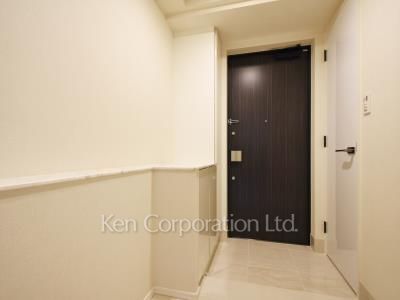 Entrance ※Photo of the same layout on 6 floor. Decoration and fixture may differ.