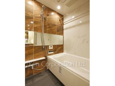Bath ※Photo of the same layout on 6 floor. Decoration and fixture may differ.