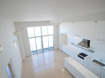 Living-Dining ※Photo of the same layout on 14 floor. Decoration and fixture may differ.