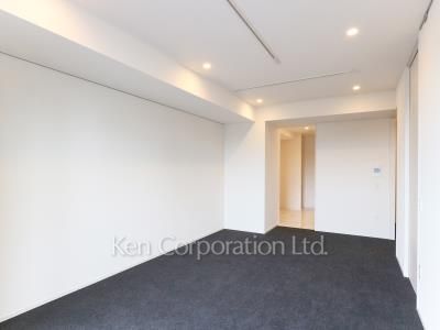 Living-Dining ※Photo of the same layout on 8 floor. Decoration and fixture may differ.