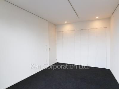 Bedroom ※Photo of the same layout on 8 floor. Decoration and fixture may differ.