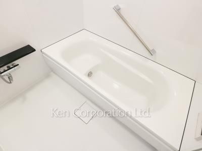 Bath ※Photo of the same layout on 8 floor. Decoration and fixture may differ.