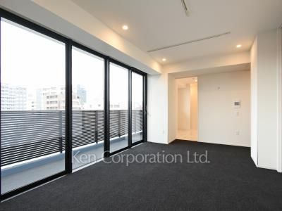 Living-Dining ※Photo of the same layout on 8 floor. Decoration and fixture may differ.
