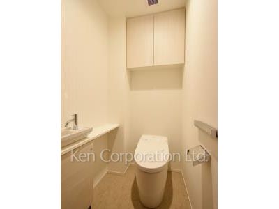 Lavatory ※Photo of the same layout on 2 floor. Decoration and fixture may differ.