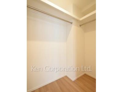 Walk-In Closet ※Photo of the same layout on 2 floor. Decoration and fixture may differ.