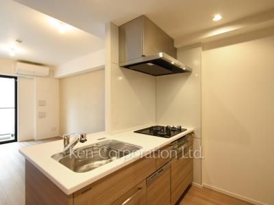 Kitchen ※Photo of the same layout on 2 floor. Decoration and fixture may differ.