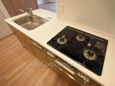 Kitchen ※Photo of the same layout on 2 floor. Decoration and fixture may differ.