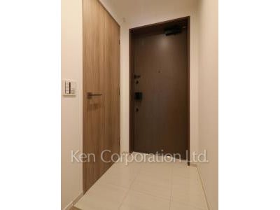 Entrance ※Photo of the same layout on 4 floor. Decoration and fixture may differ.