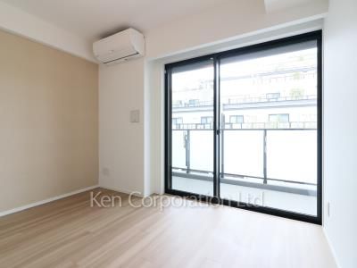 Bedroom ※Photo of the same layout on 4 floor. Decoration and fixture may differ.