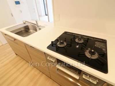 Kitchen ※Photo of the same layout on 4 floor. Decoration and fixture may differ.