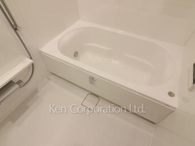 Bath ※Photo of the same layout on 4 floor. Decoration and fixture may differ.