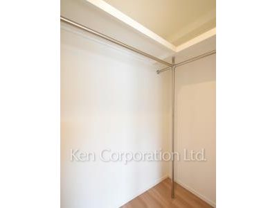 Walk-In Closet ※Photo of the same layout on 4 floor. Decoration and fixture may differ.