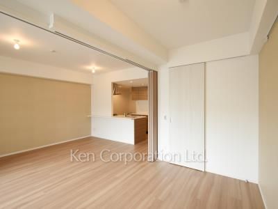 Bedroom ※Photo of the same layout on 4 floor. Decoration and fixture may differ.