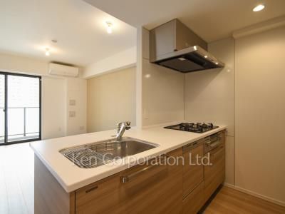 Kitchen ※Photo of the same layout on 4 floor. Decoration and fixture may differ.