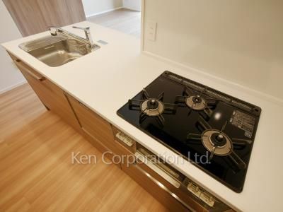 Kitchen ※Photo of the same layout on 4 floor. Decoration and fixture may differ.