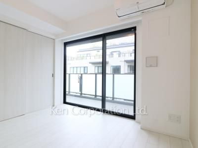 Bedroom ※Photo of the same layout on 3 floor. Decoration and fixture may differ.