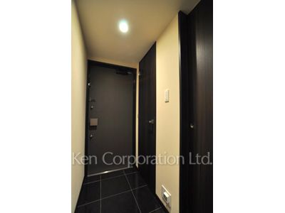 Entrance ※Photo of the same layout on 6 floor. Decoration and fixture may differ.