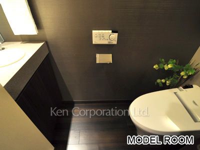 Lavatory ※Photo of the same layout on 6 floor. Decoration and fixture may differ.