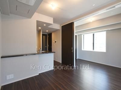 Living-Dining ※Photo of the same layout on 4 floor. Decoration and fixture may differ.
