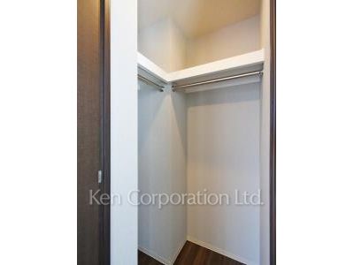 Walk-In Closet ※Photo of the same layout on 4 floor. Decoration and fixture may differ.