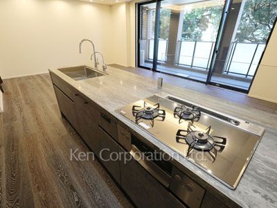 Kitchen ※Photo of the same layout on 3 floor. Decoration and fixture may differ.