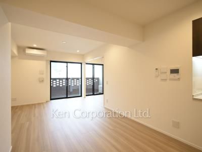 Living-Dining ※Photo of the same layout on 3 floor. Decoration and fixture may differ.