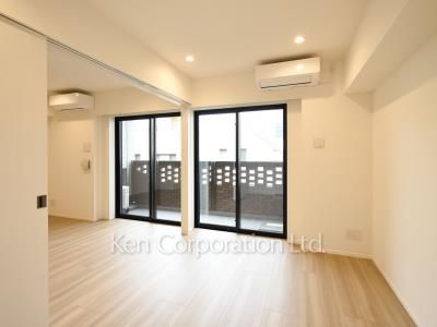 Bedroom ※Photo of the same layout on 3 floor. Decoration and fixture may differ.