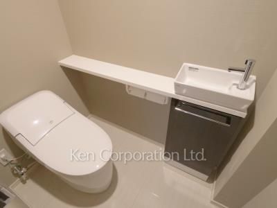 Lavatory ※Photo of the same layout on 20 floor. Decoration and fixture may differ.