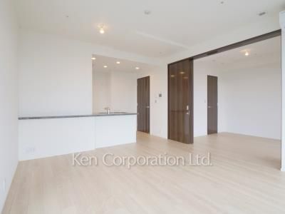 Living-Dining ※Photo of the same layout on 20 floor. Decoration and fixture may differ.