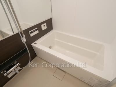 Bath ※Photo of the same layout on 20 floor. Decoration and fixture may differ.