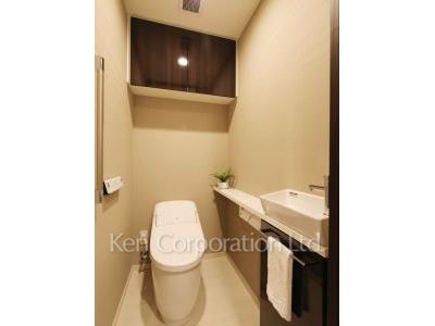 Lavatory ※Photo of the same layout on 15 floor. Decoration and fixture may differ.