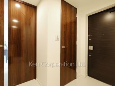 Entrance ※Photo of the same layout on 15 floor. Decoration and fixture may differ.
