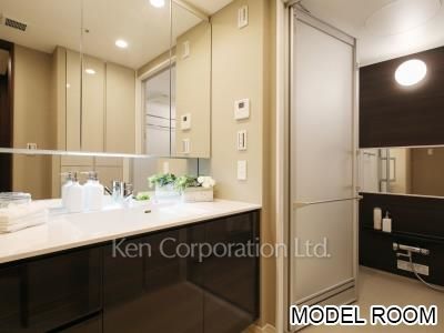 Pawder Room *MODLE ROOM ※Photo of the same layout on 15 floor. Decoration and fixture may differ.