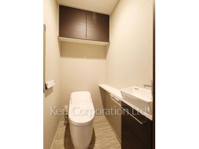 Lavatory ※Photo of the same layout on 15 floor. Decoration and fixture may differ.