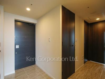 Entrance ※Photo of the same layout on 15 floor. Decoration and fixture may differ.